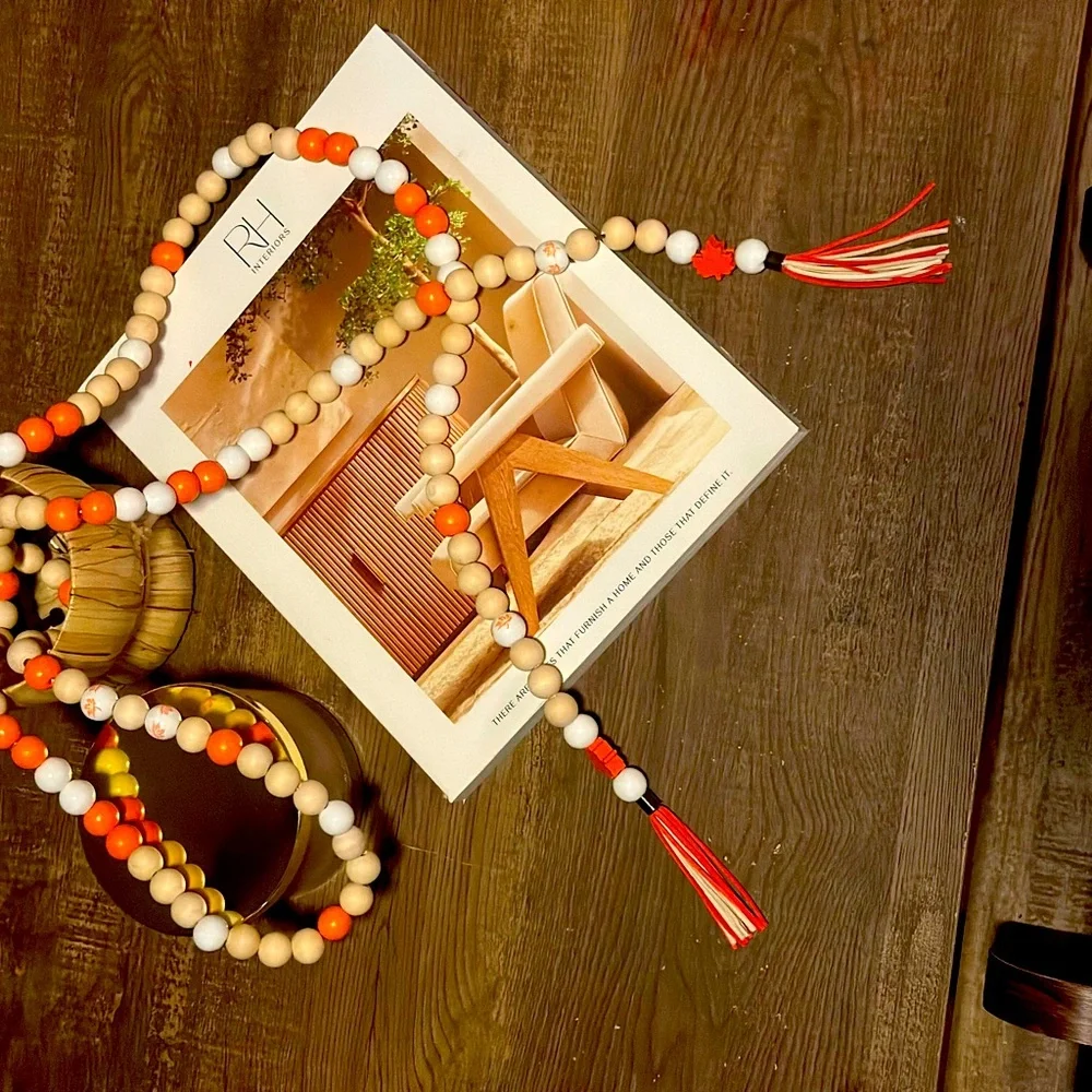 Thanksgiving Garland 8 feet long with 4 inch tassels on each end. Customizable!